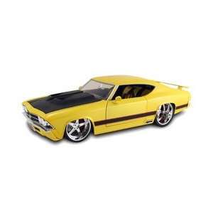  1969 Yellow Chevy Chevelle SS in 118 Scale Toys & Games