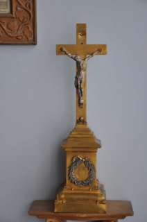 Up for auction and your consideration a wonderful antique cross.