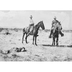  early 1900s photo Columbus, N.M. Am.s & dead Mex.