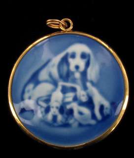   HOUND DOG & PUPPIES B&G MOTHERS DAY 1979 PORCELAIN PENDANT  