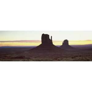 Mittens at Sunrise, Monument Valley Tribal Park, Arizona, USA Premium 