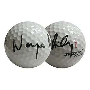  Wayne Riley Autographed / Signed Golf Ball Sports 