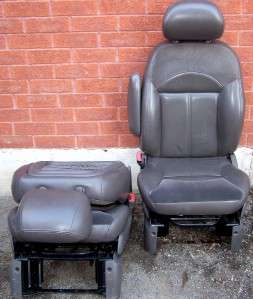 FRONT LEATHER AND SUEDE BUCKET SEATS FROM A 2003 CHRYSLER PT CRUISER