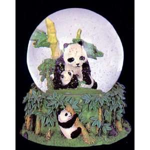  Momma Panda with Baby Panda Family Snow Globe   Sculptured 