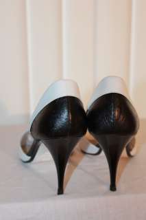CHANEL Women Black & White COLOR BLOCK High Heel PUMPS Barbell Point 