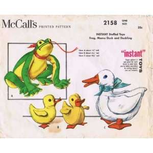   2158 Vintage Sewing Pattern Stuffed Toy Frog Mama Duck Duckling