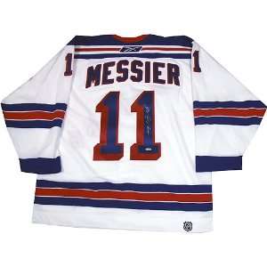  Mark Messier Autographed Jersey