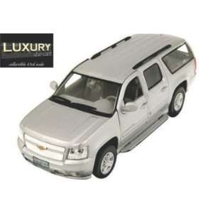    2009 Chevrolet Suburban SUV 143 Scale   Silver Toys & Games