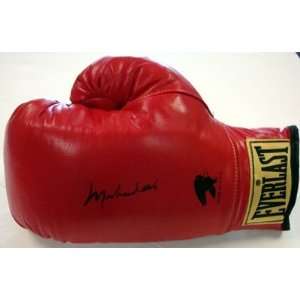  Muhammad Ali Autographed Everlast Boxing Glove PSA/DNA 