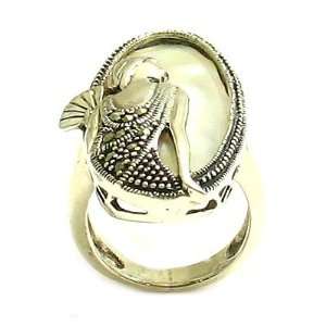  Mother of Pearl Fancy Lady Ring 