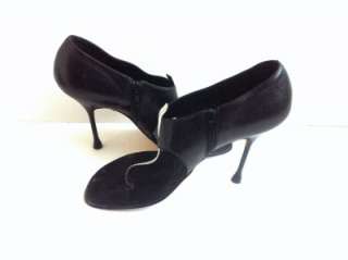 Manolo Blahnik Size 10.5/40.5 Black & White Leather Heels  
