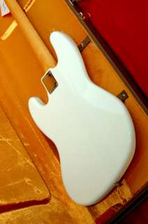 New USA Fender ® 62 Jazz Bass, Olympic White  