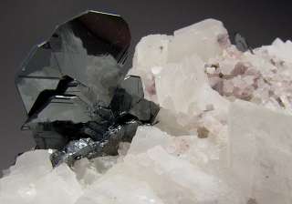 Hematite on Magnesite, Brumado Mine, Brazil  