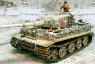 Collectors Showcase Tiger Tank Winter w/ 2 Fig CS00524  