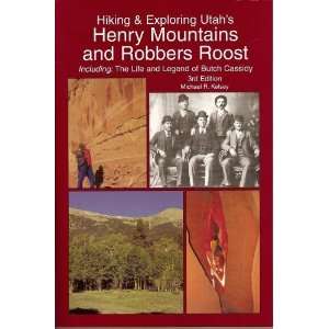   Mountains and Robbers Roost [Paperback] Michael R. Kelsey Books