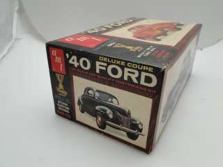 AMT 1/25 MODEL 1940 FORD DELUXE COUPE VINTAGE  