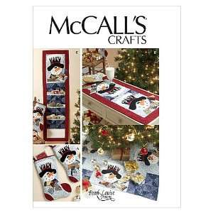 McCalls Patterns M6454 Stocking, Runner, Tree Skirt and Card Holder 