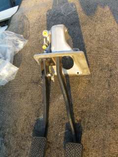 Jaguar XJS Manual Clutch Pedal Box, Early Without ABS  