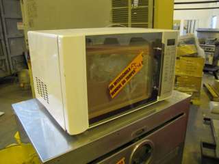 Emerson Professional Series 1450 Watt Household Microwave Near Unused 