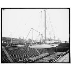    Reliance in dry dock at Erie Basin,Aug. 17,1903