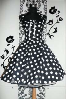 Wunderschön das Kleid im typischen 50er Jahre Polkadot Dessin 