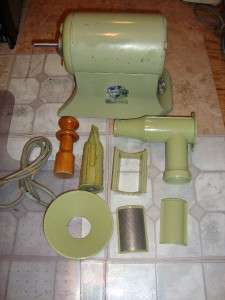 Vintage The Champion Worlds Finest Green Juicer W.R. Laboratories 