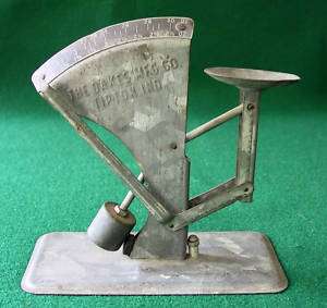 OAKES MFG. CO. EGG SCALE   DATES TO 1940S  