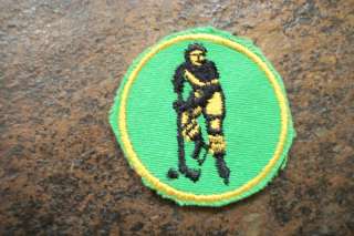 VINTAGE HOCKEY PLAYER STICK & PUCK GREEN Patch Badge  