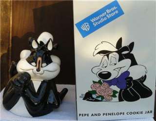 Pepe Le Pew Skunk & Penelope Cat w/Roses Cookie Jar 1998 NIB Warner 