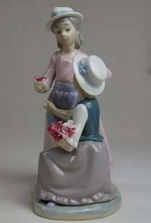 Nao by Lladro rare figurine Making A Bunch girls with flowers  