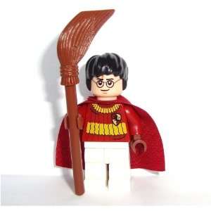 Lego Harry Potter 2010 Mini Figure   Harry Potter Quidditch Outfit 
