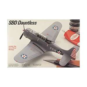   72 SBD Dauntless Dive Bomber (Plastic Model Airplane) Toys & Games